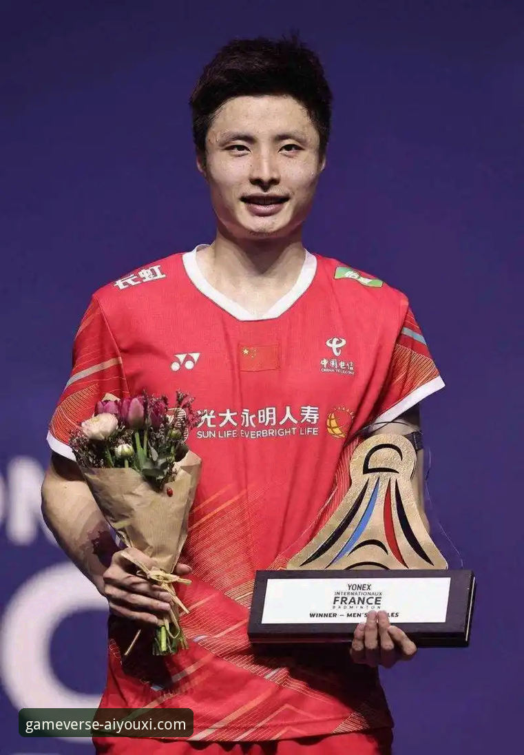 国羽男单八年首冠最新动态，石宇奇亚锦赛登顶展现王者风范